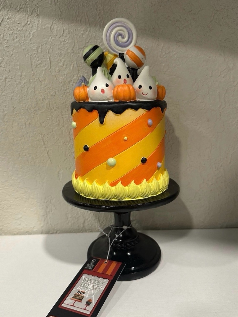 Sweet Treats Halloween Ghosts, Pumpkins & Candy Cake